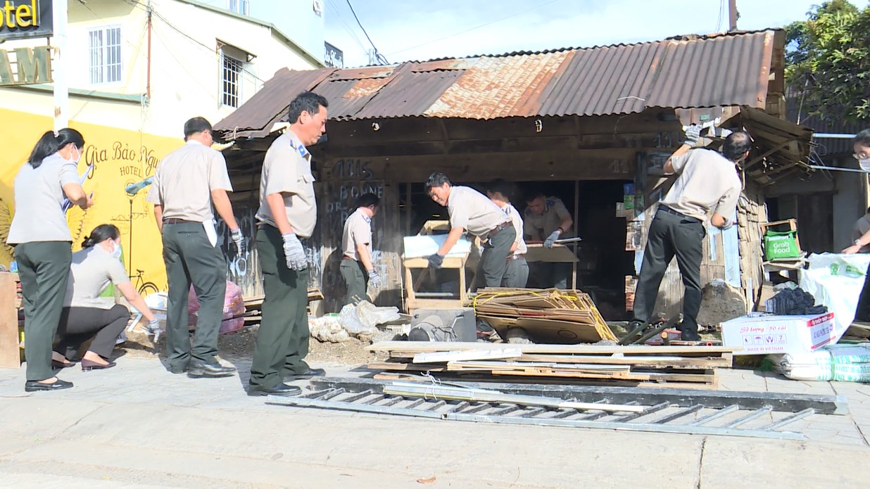 Luật cưỡng chế nhà ở,Các trường hợp không được cưỡng chế thu hồi đất, Các trường hợp cưỡng chế, Cưỡng chế xây dựng trái phép, Cưỡng chế sai quy định, Quy trình cưỡng chế xây dựng trái phép trên đất nông nghiệp, Cưỡng chế tài sản trên đất, Trường hợp nào bị cưỡng chế thu hồi đất, Các trường hợp không được cưỡng chế thu hồi đất, Các trường hợp cưỡng chế, Luật nhà ở 2014, Quy trình cưỡng chế xây dựng trái phép trên đất nông nghiệp, Cưỡng chế sai quy định, Cưỡng chế tài sản trên đất, Tạm dừng cưỡng chế thu hồi đất, Trường hợp nào bị cưỡng chế thu hồi đất,